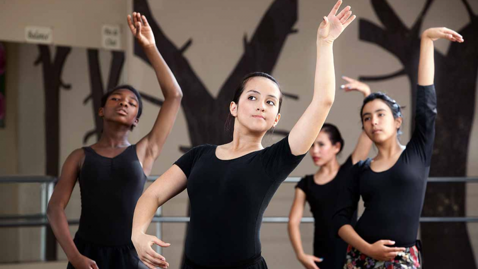 Dancers in ballet class