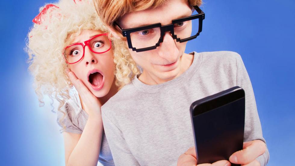 Shocked couple in internet